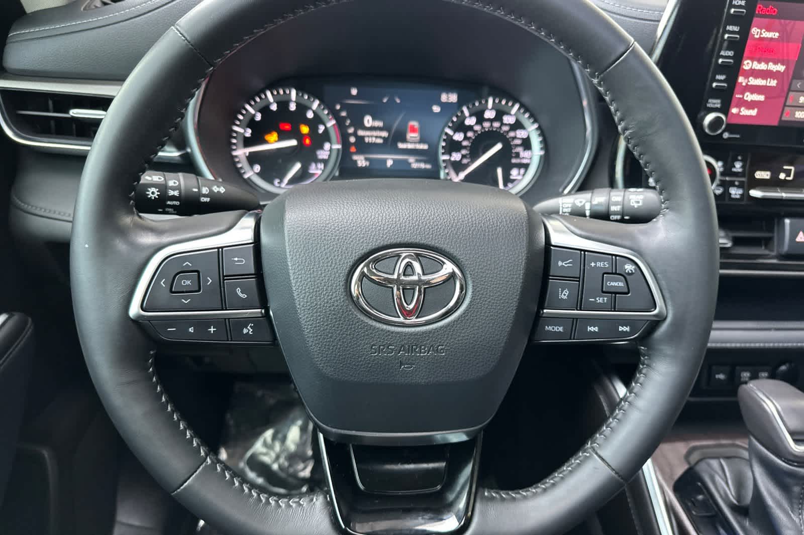 Thumbnail: 2021 Toyota Highlander - 25