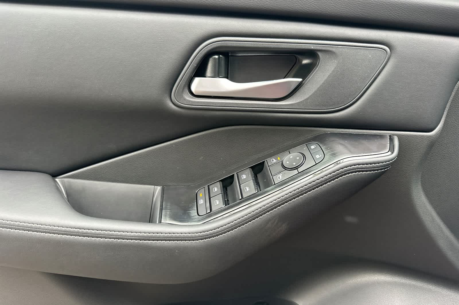 Thumbnail: 2026 Nissan Rogue - 12