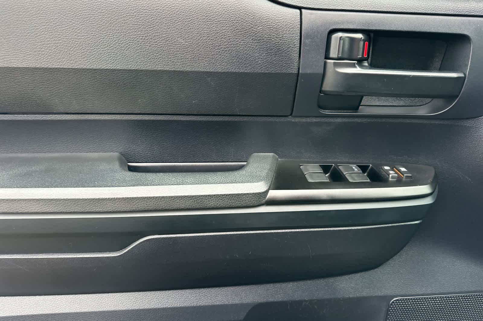 Thumbnail: 2016 Toyota Tundra - 12