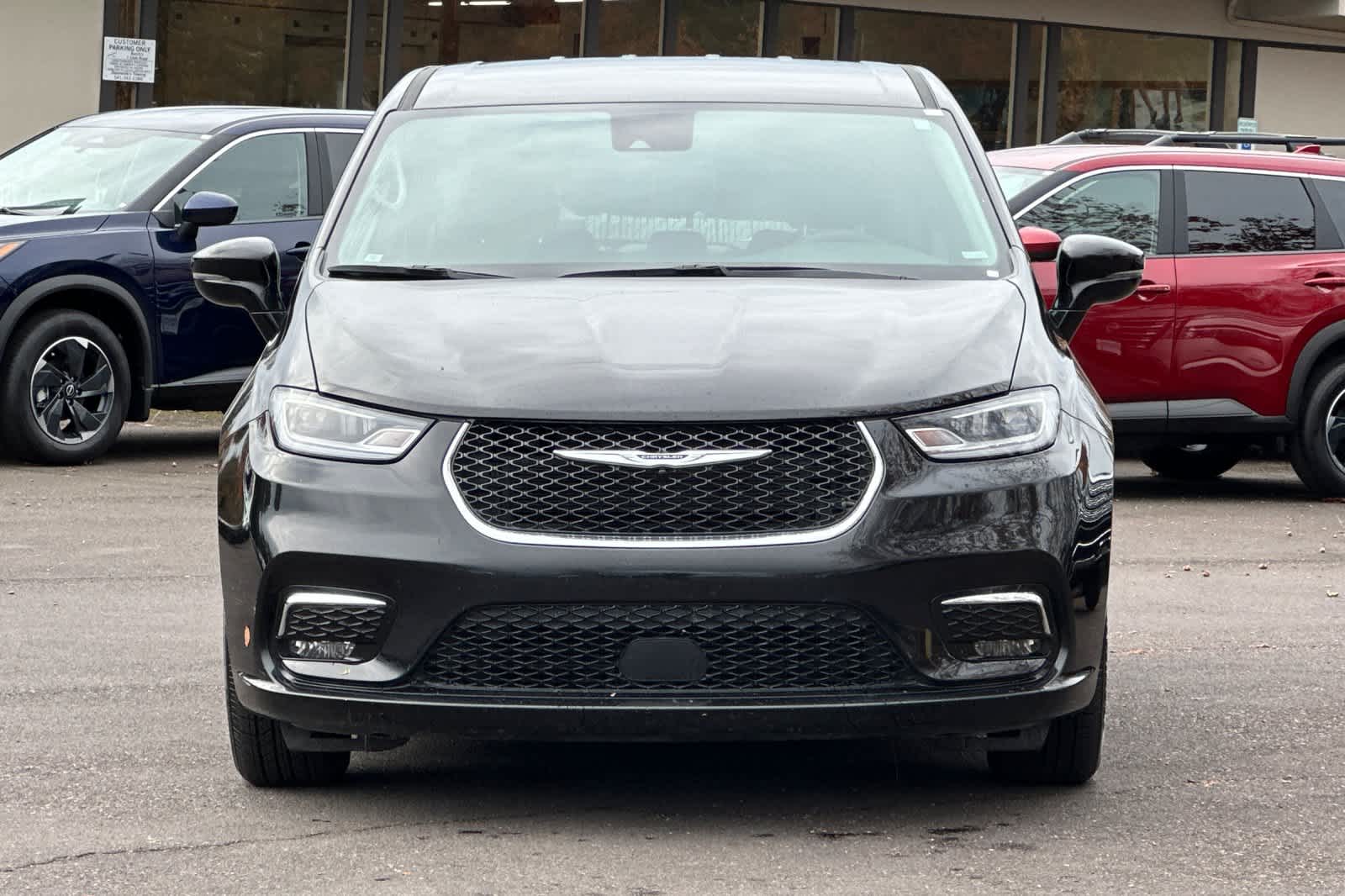 Thumbnail: 2024 Chrysler Pacifica - 10