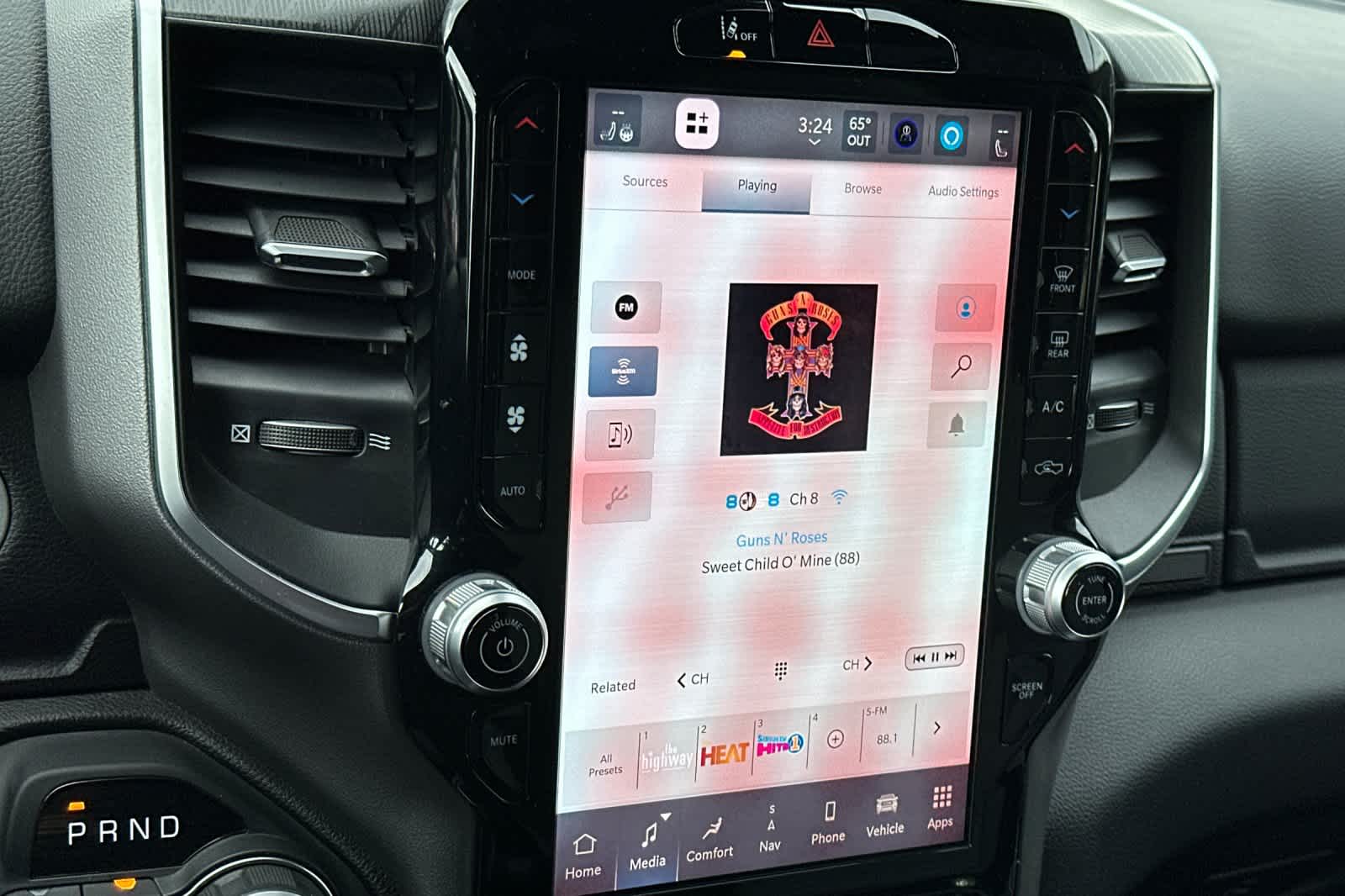 Thumbnail: 2025 RAM 1500 - 17