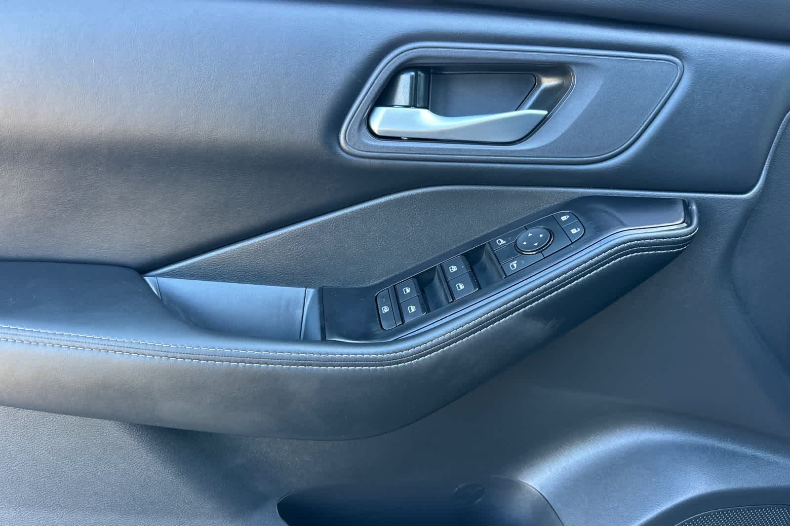 Thumbnail: 2026 Nissan Rogue - 12