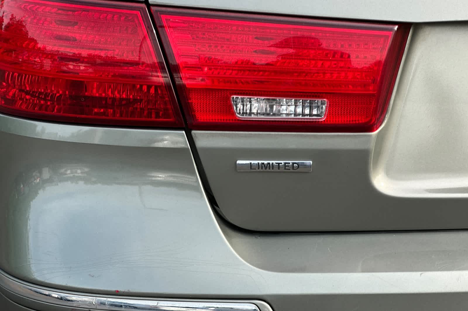Thumbnail: 2009 Hyundai Sonata - 25