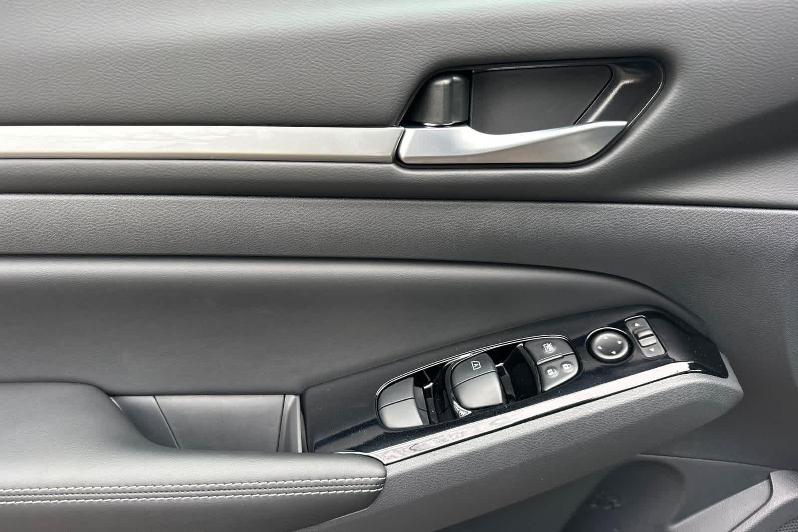 Thumbnail: 2025 Nissan Altima - 12