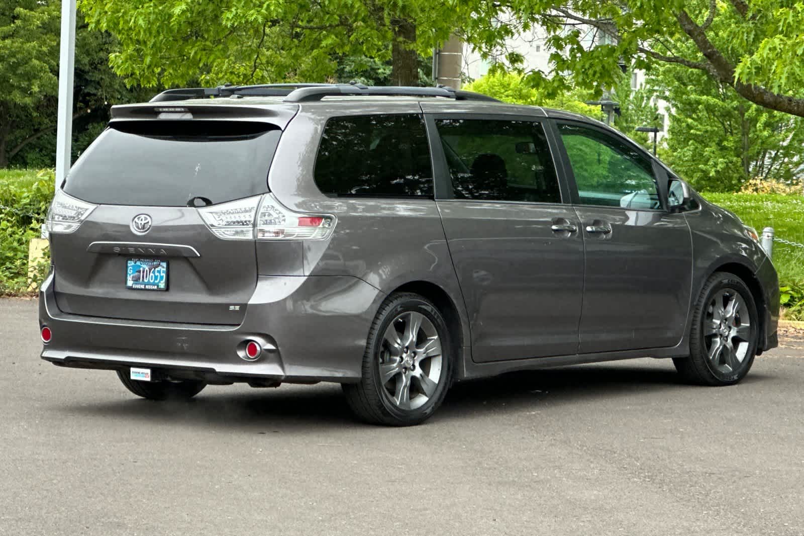 Thumbnail: 2015 Toyota Sienna - 2