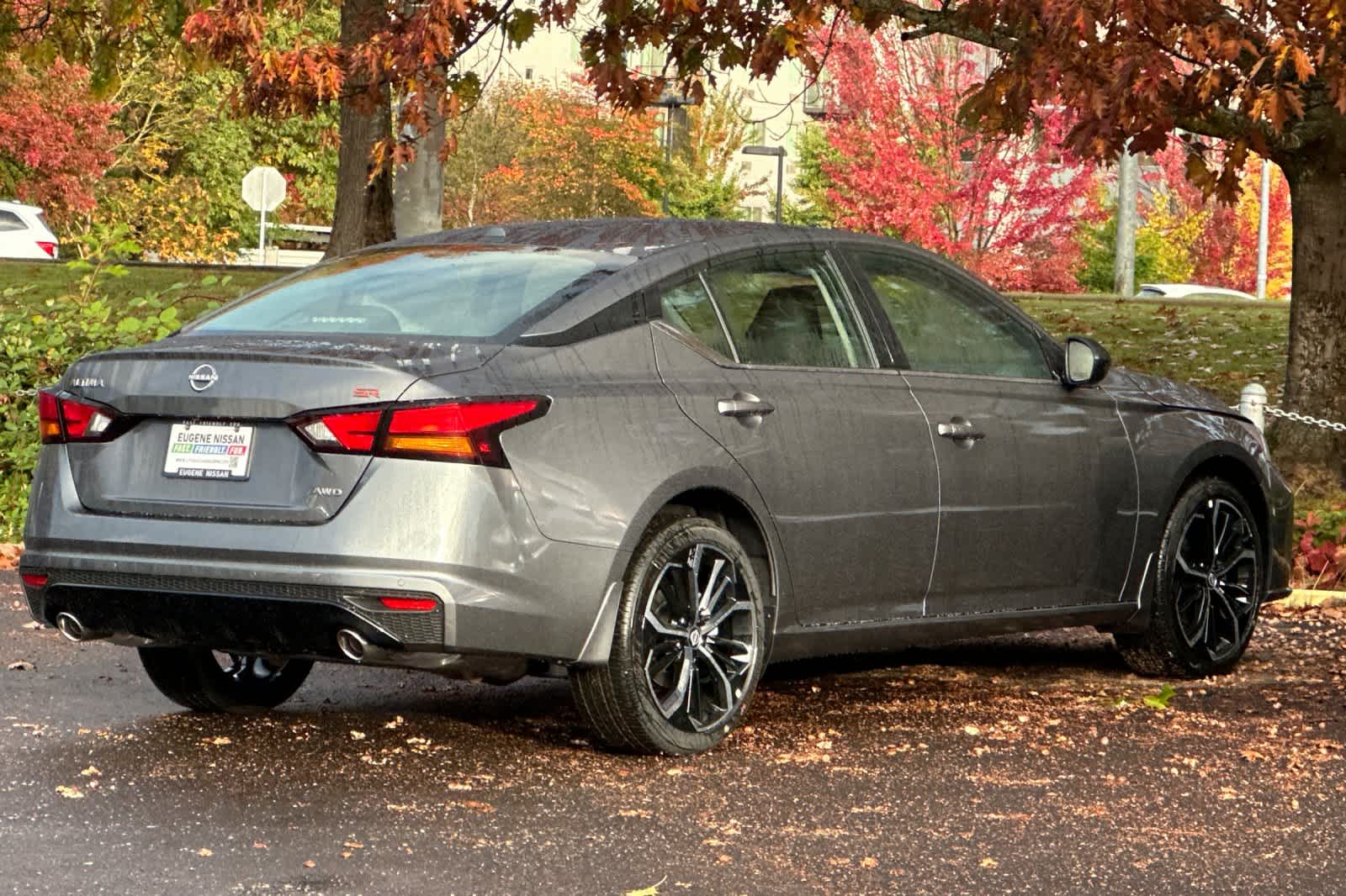 2025 Nissan Altima SR photo 2