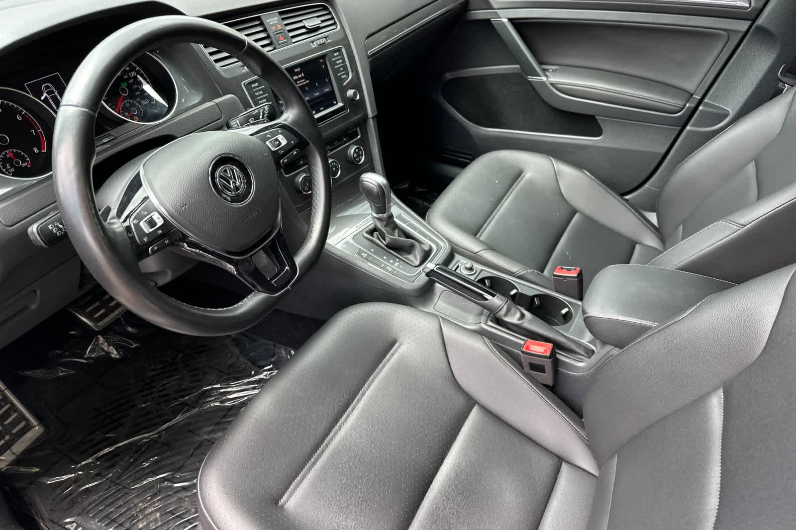 Thumbnail: 2017 Volkswagen Golf - 10