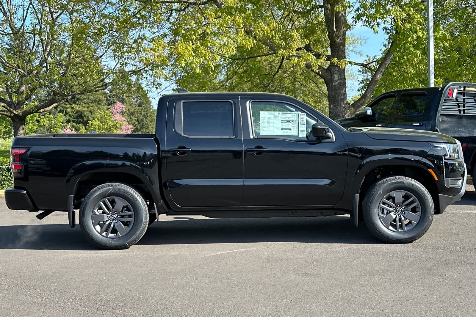 Thumbnail: 2025 Nissan Frontier - 8