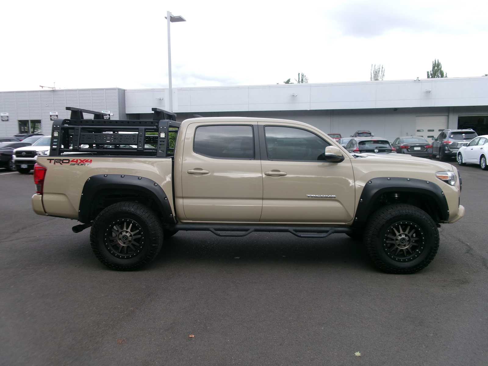 Thumbnail: 2017 Toyota Tacoma - 6