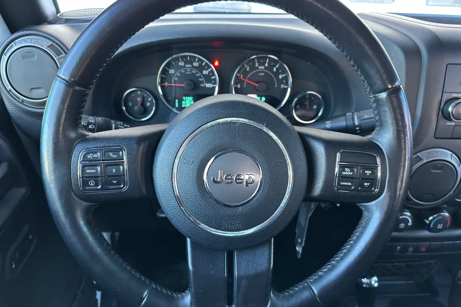 Thumbnail: 2016 Jeep Wrangler - 21