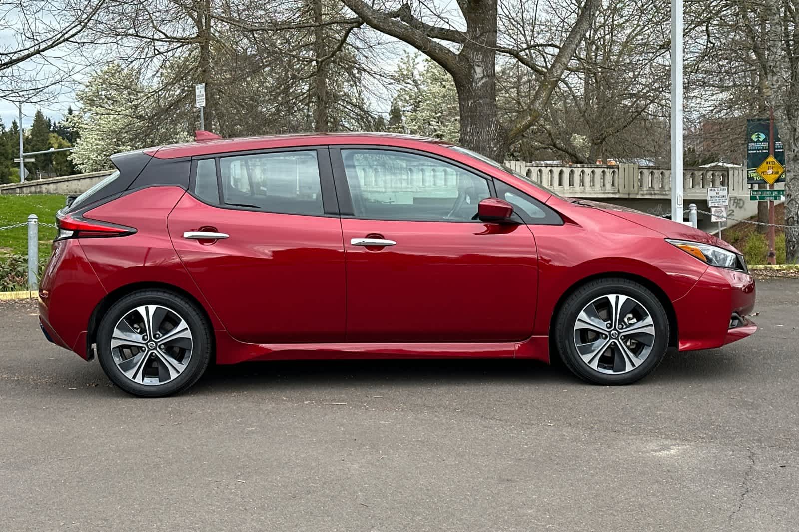 Thumbnail: 2020 Nissan Leaf - 8