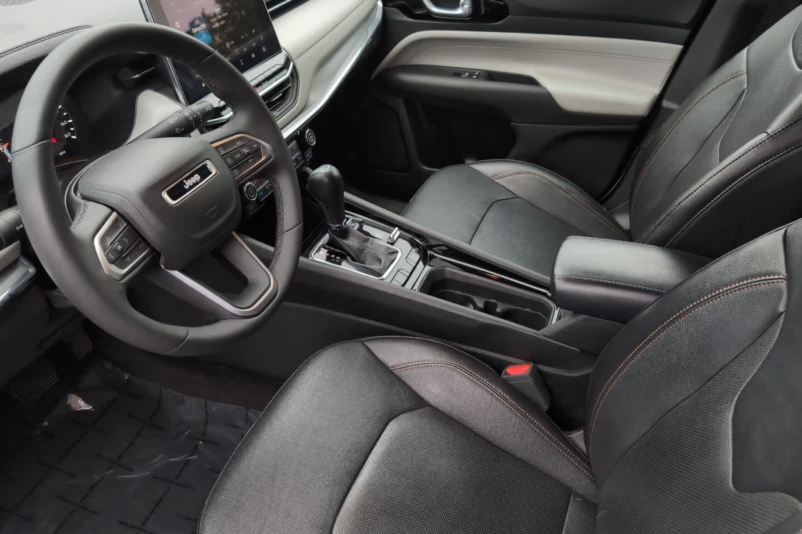 Thumbnail: 2023 Jeep Compass - 11