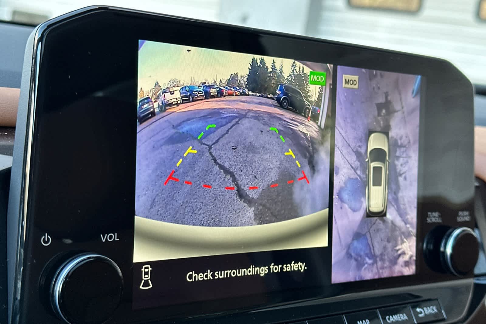 Thumbnail: 2025 Nissan Pathfinder - 21