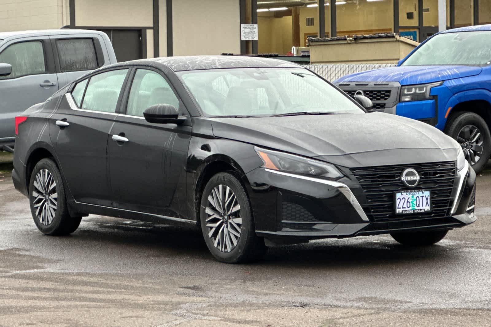 Thumbnail: 2025 Nissan Altima - 9