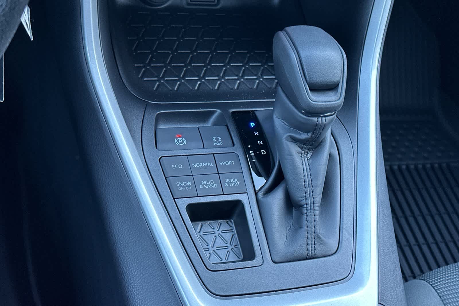 Thumbnail: 2025 Toyota RAV4 - 21