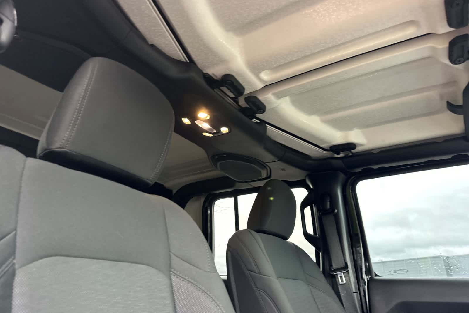 Thumbnail: 2020 Jeep Gladiator - 16