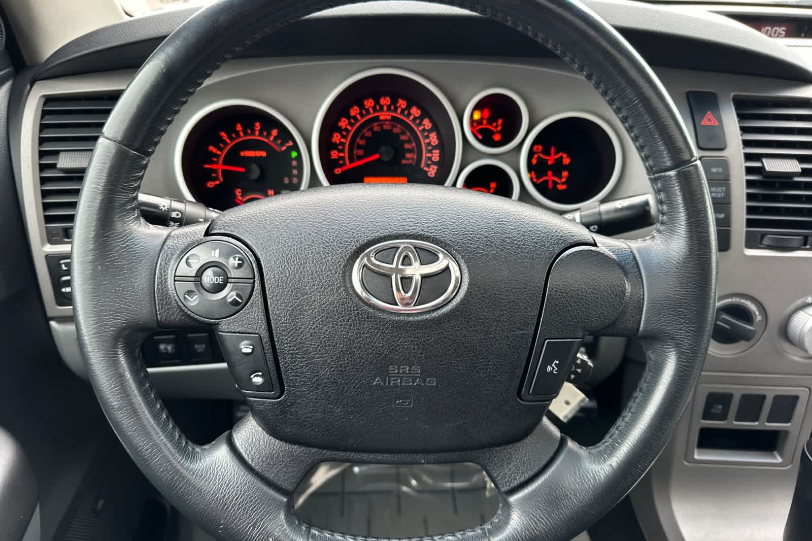 Thumbnail: 2010 Toyota Tundra - 21