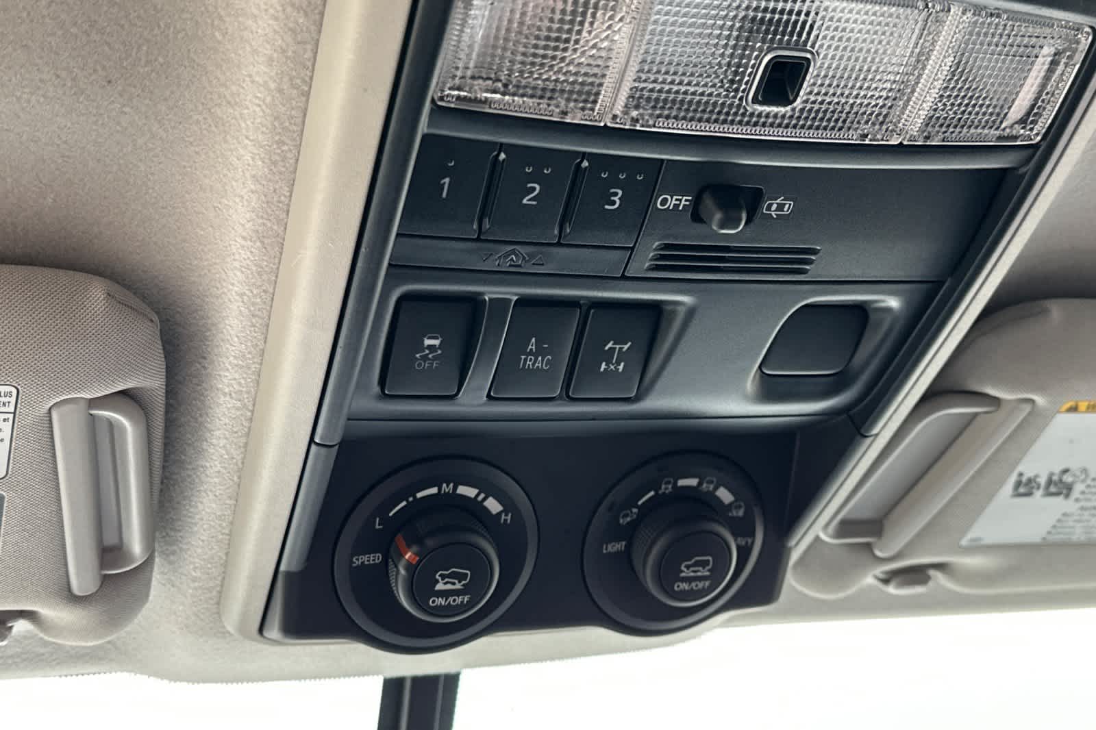 Thumbnail: 2016 Toyota 4Runner - 28
