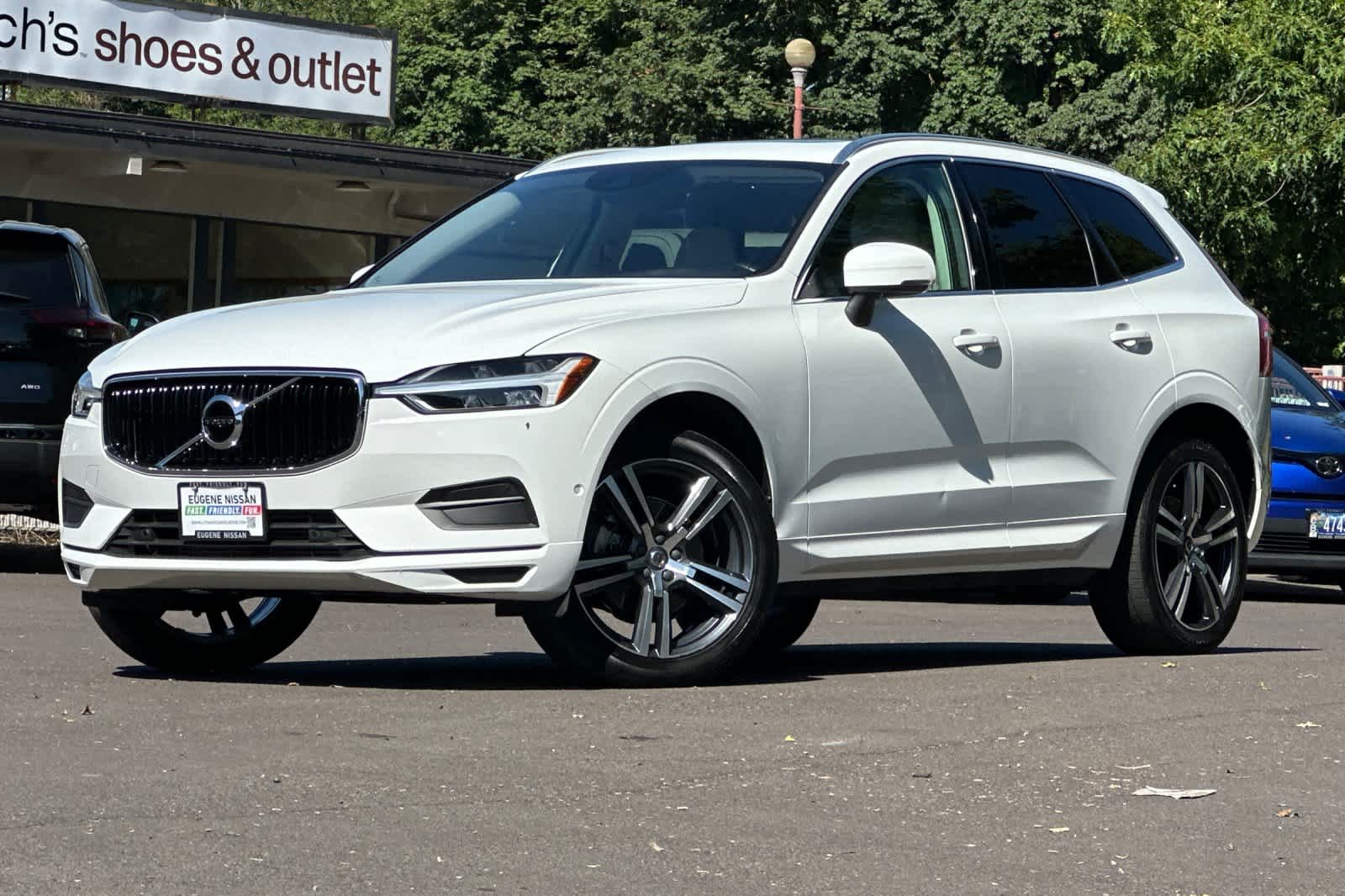 2019 Volvo XC60 T5 Momentum AWD's photo