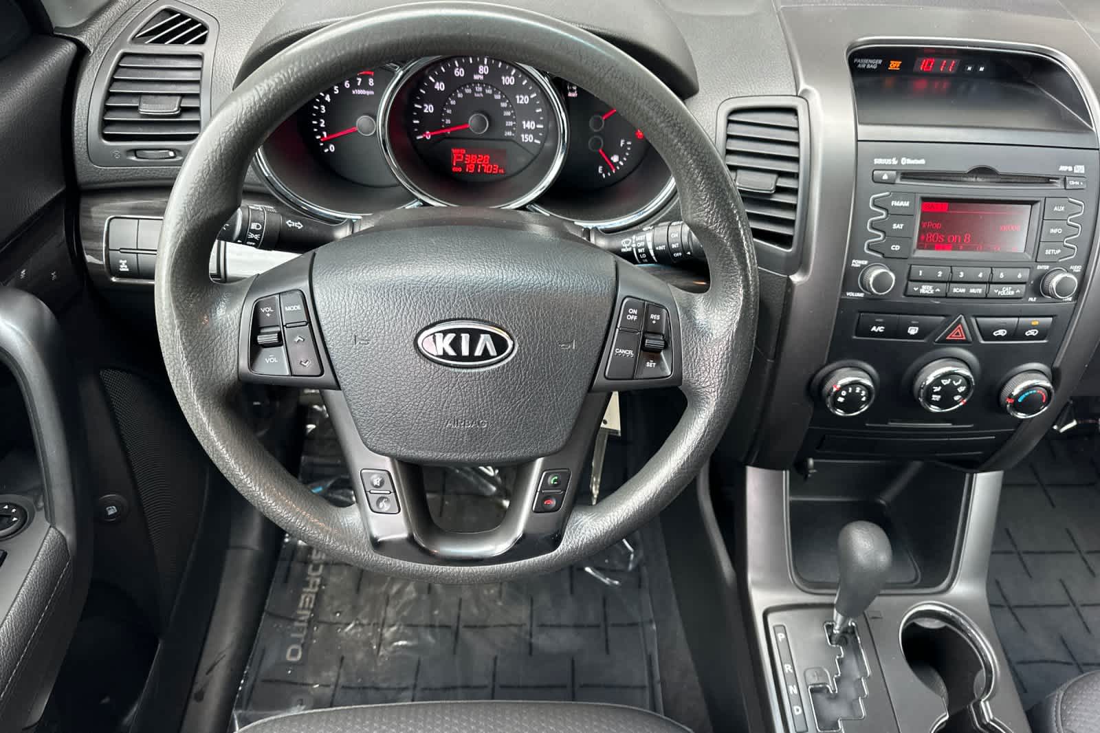 Thumbnail: 2013 Kia Sorento - 14