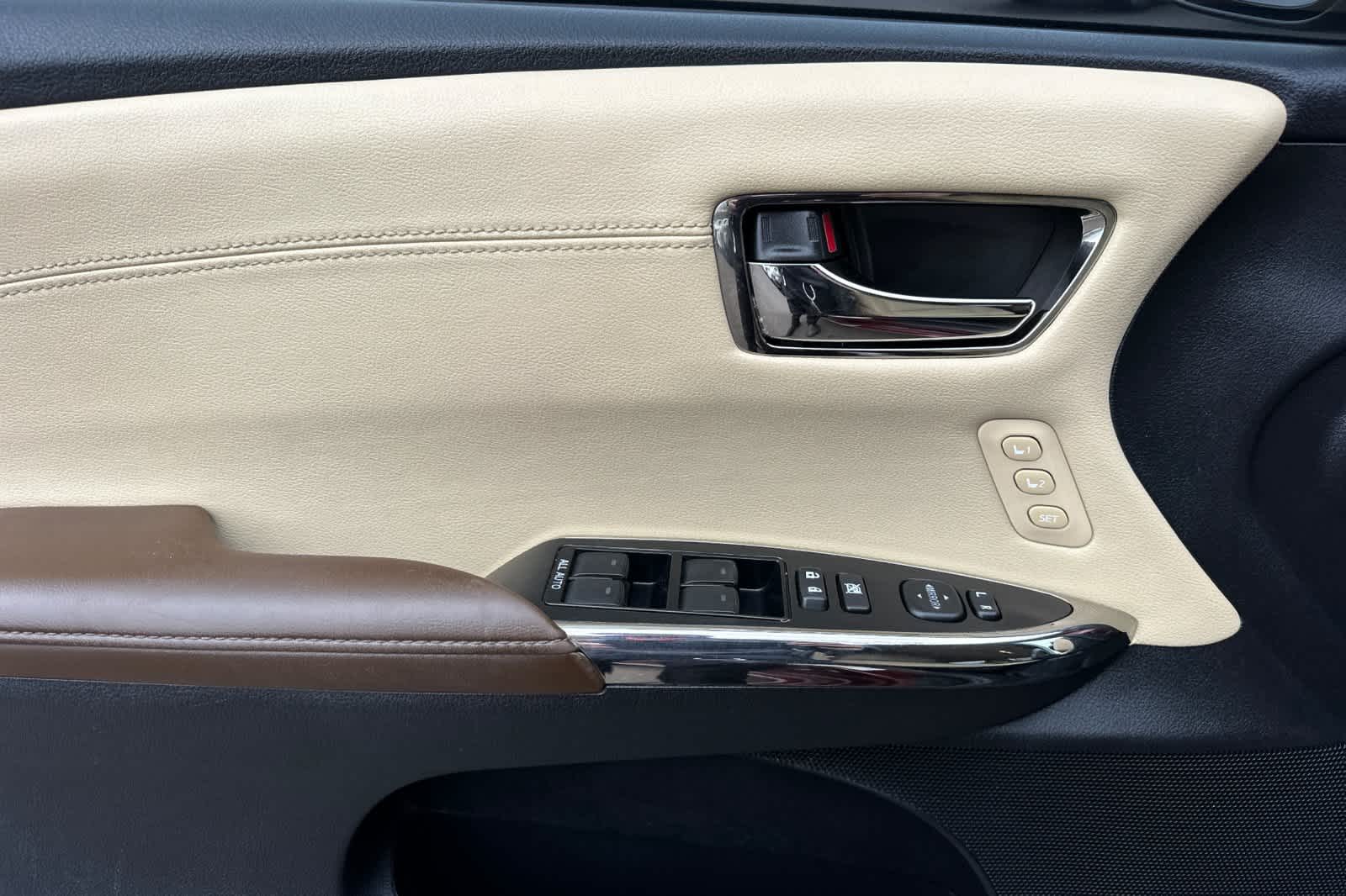 Thumbnail: 2014 Toyota Avalon - 12