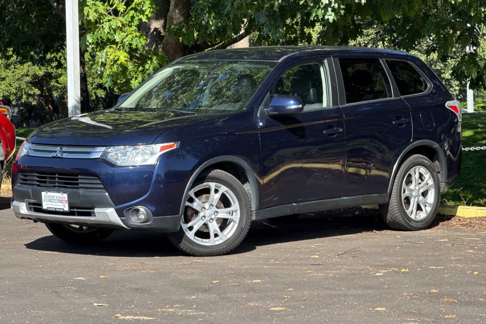 Used 2015 Mitsubishi Outlander SE with VIN JA4AZ3A30FZ011034 for sale in Eugene, OR