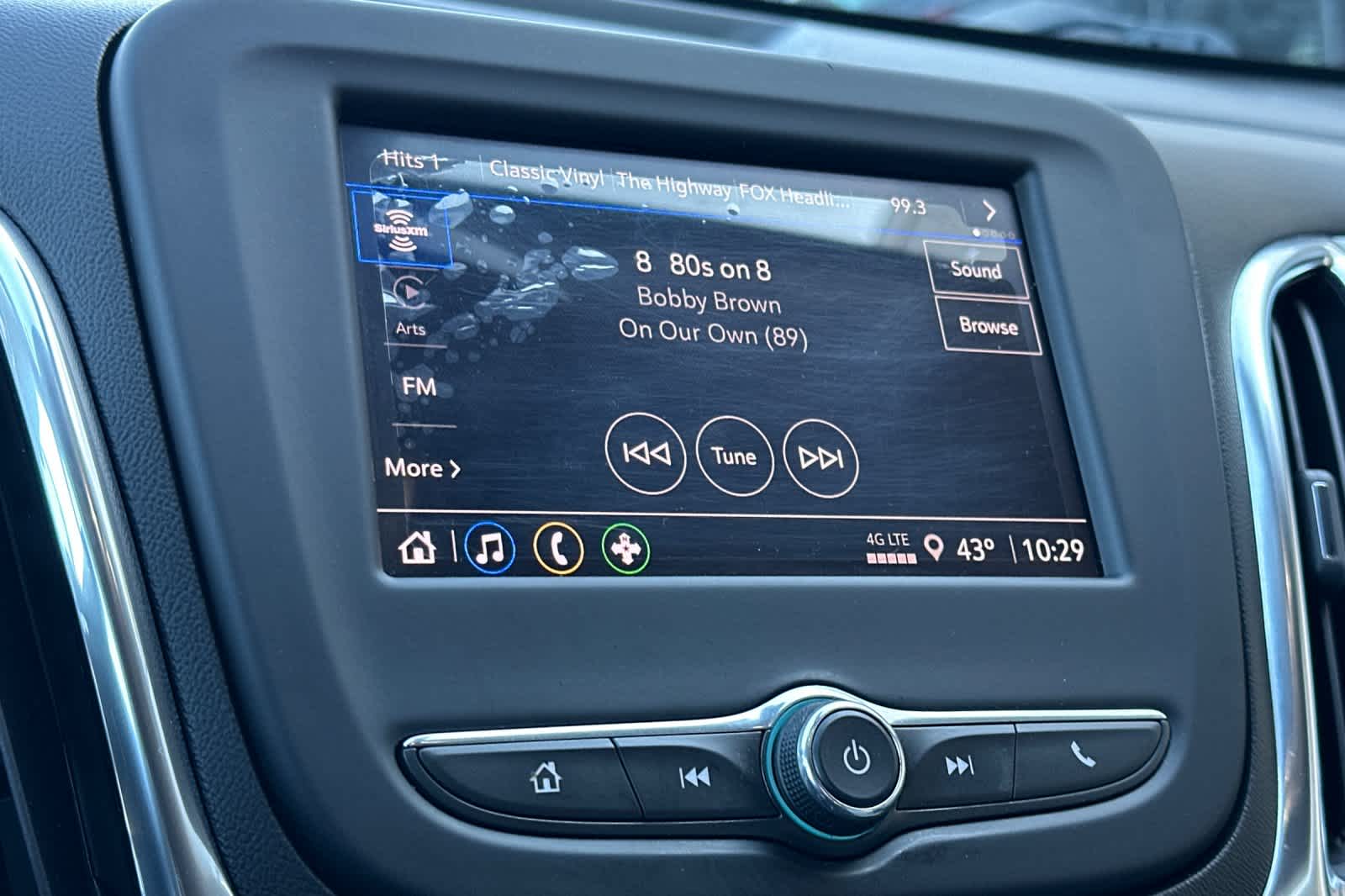 Thumbnail: 2022 Chevrolet Equinox - 18