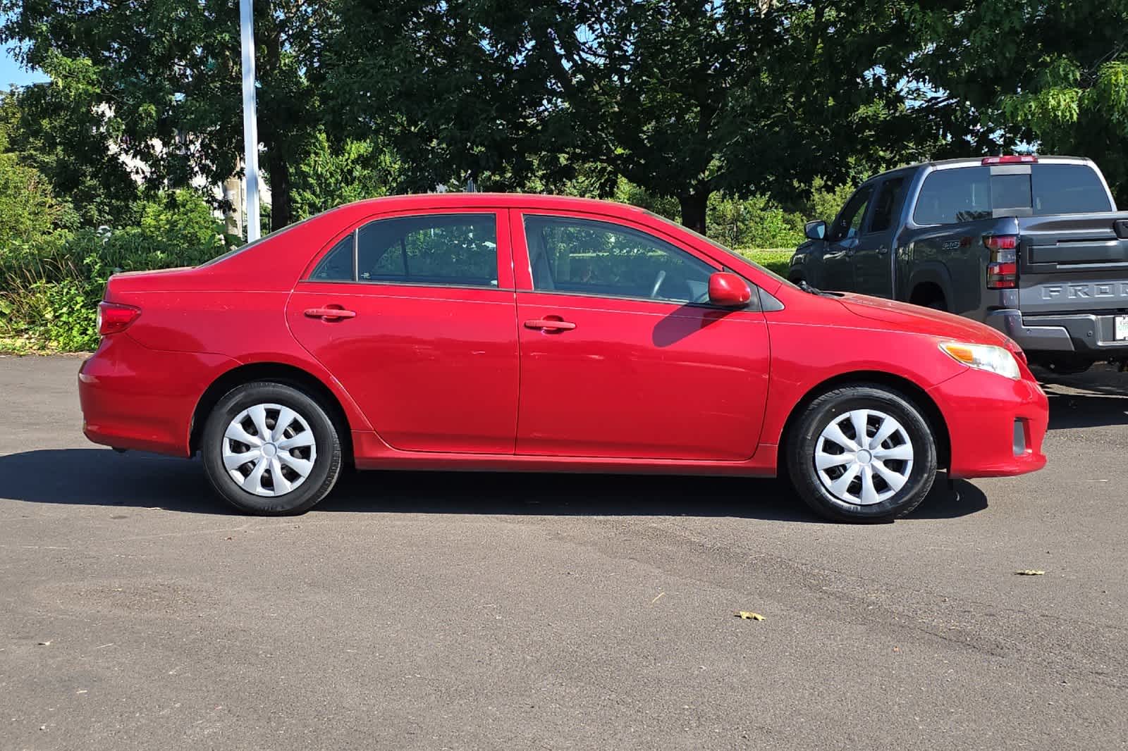 Thumbnail: 2013 Toyota Corolla - 8
