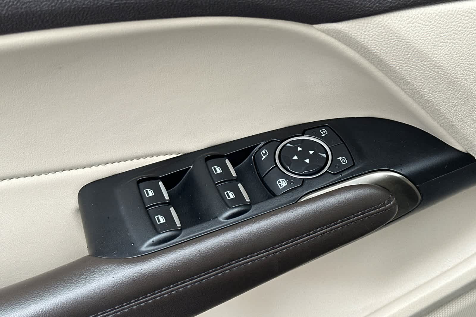 Thumbnail: 2018 Lincoln MKC - 13