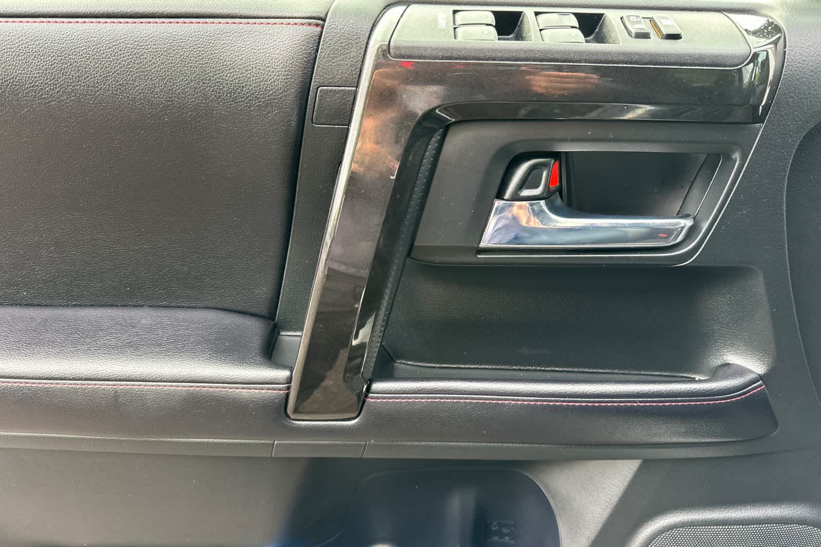 Thumbnail: 2016 Toyota 4Runner - 11