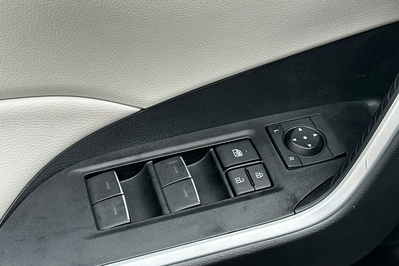 Thumbnail: 2025 Toyota RAV4 - 13