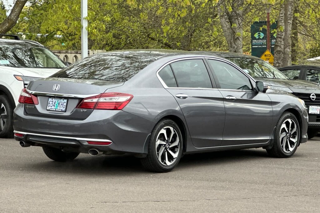 Used 2017 Honda Accord EX-L V6 w/Navi & Honda Sensing Sedan