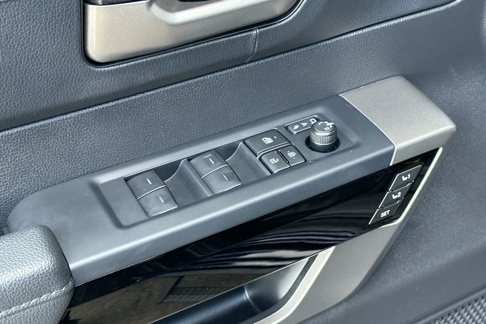 Thumbnail: 2025 Toyota Tundra - 13