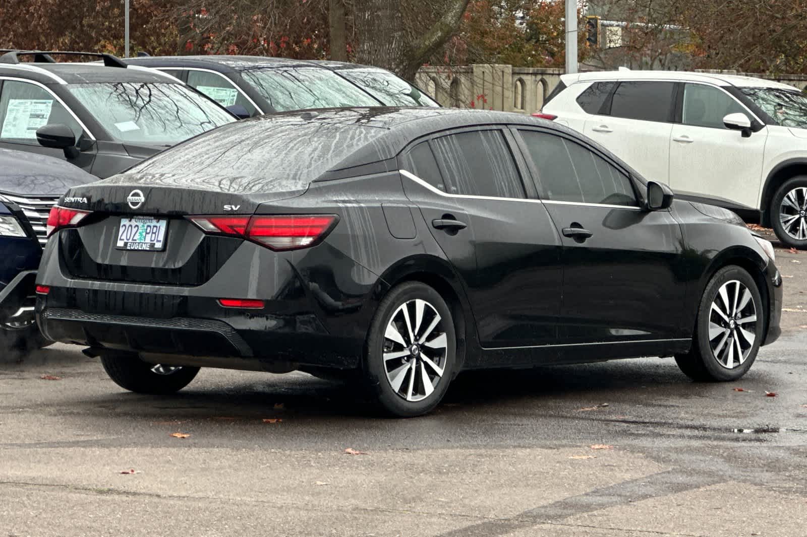 2022 Nissan Sentra SV photo 2