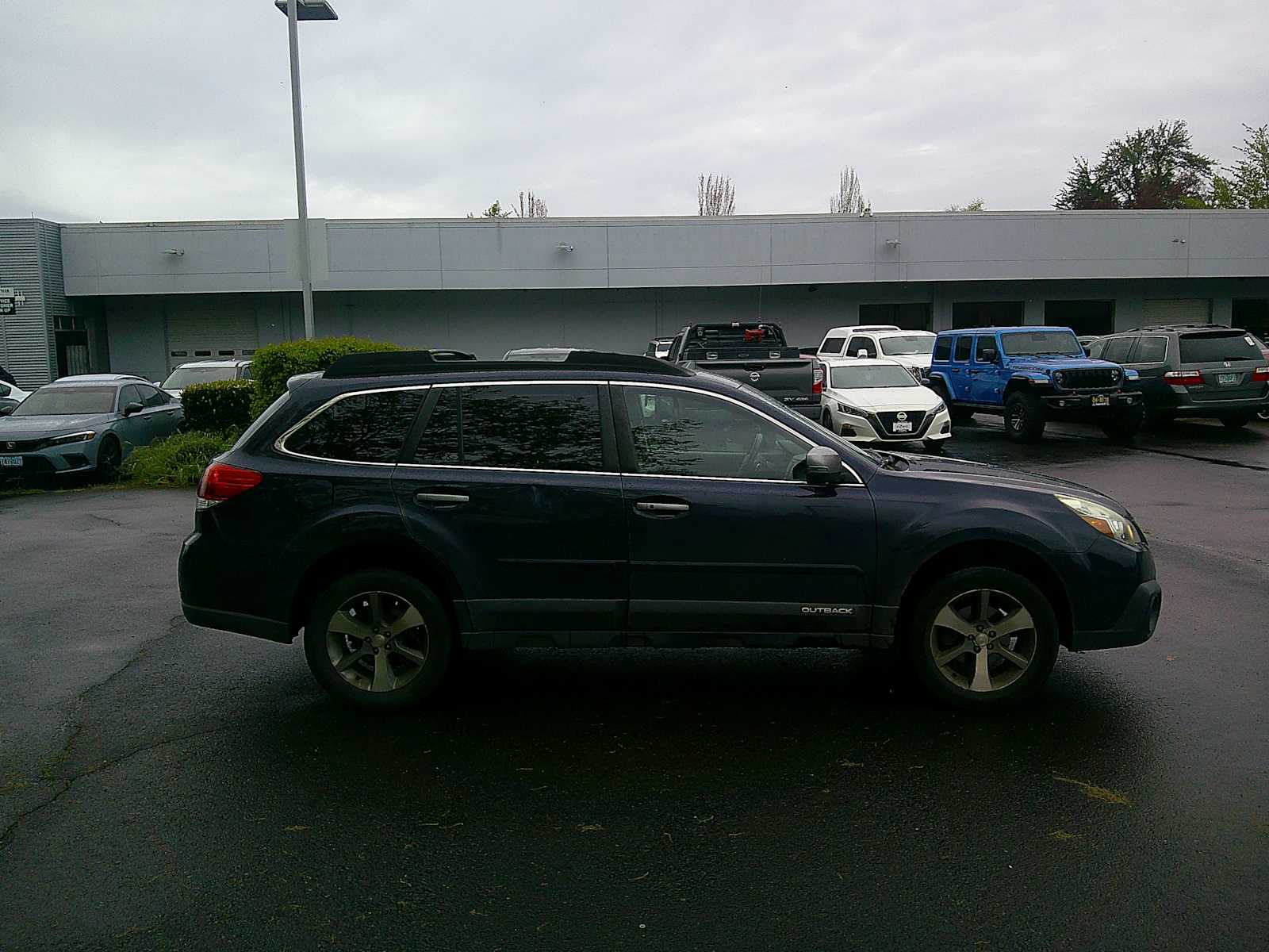 Thumbnail: 2014 Subaru Outback - 6