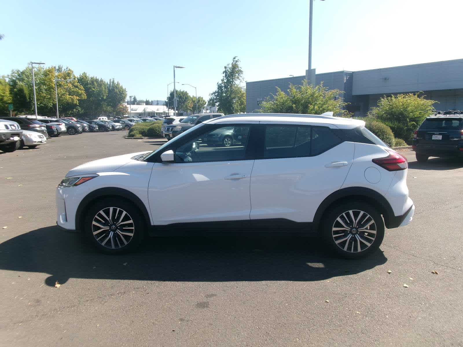 Used 2021 Nissan Kicks SV with VIN 3N1CP5CV4ML503572 for sale in Eugene, OR