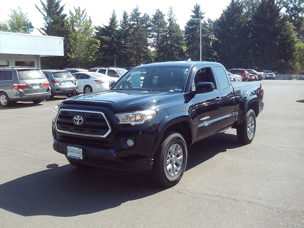 Used 2017 Toyota Tacoma SR5 V6 Truck Access Cab