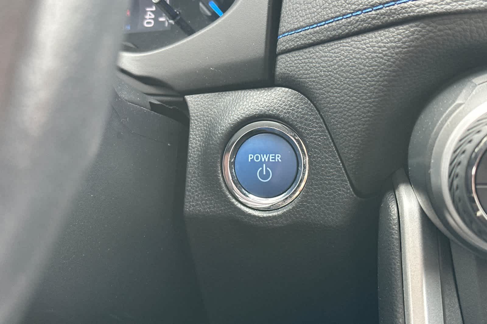 Thumbnail: 2020 Toyota RAV4 - 23