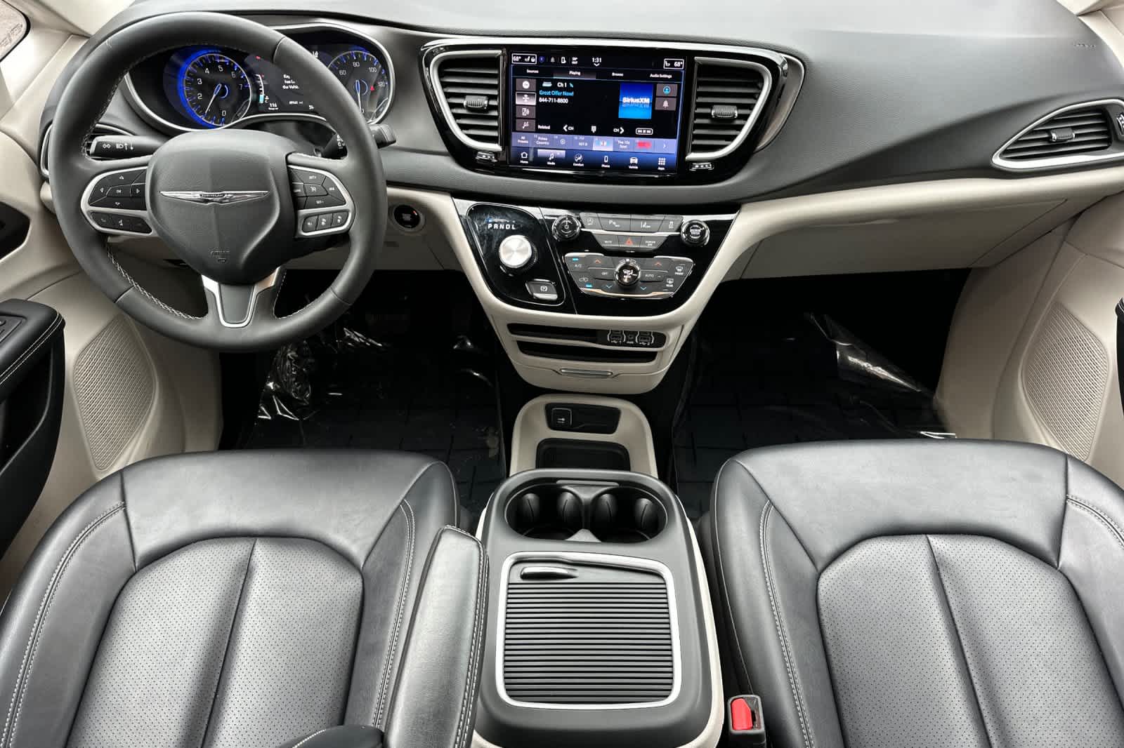 Thumbnail: 2024 Chrysler Pacifica - 3