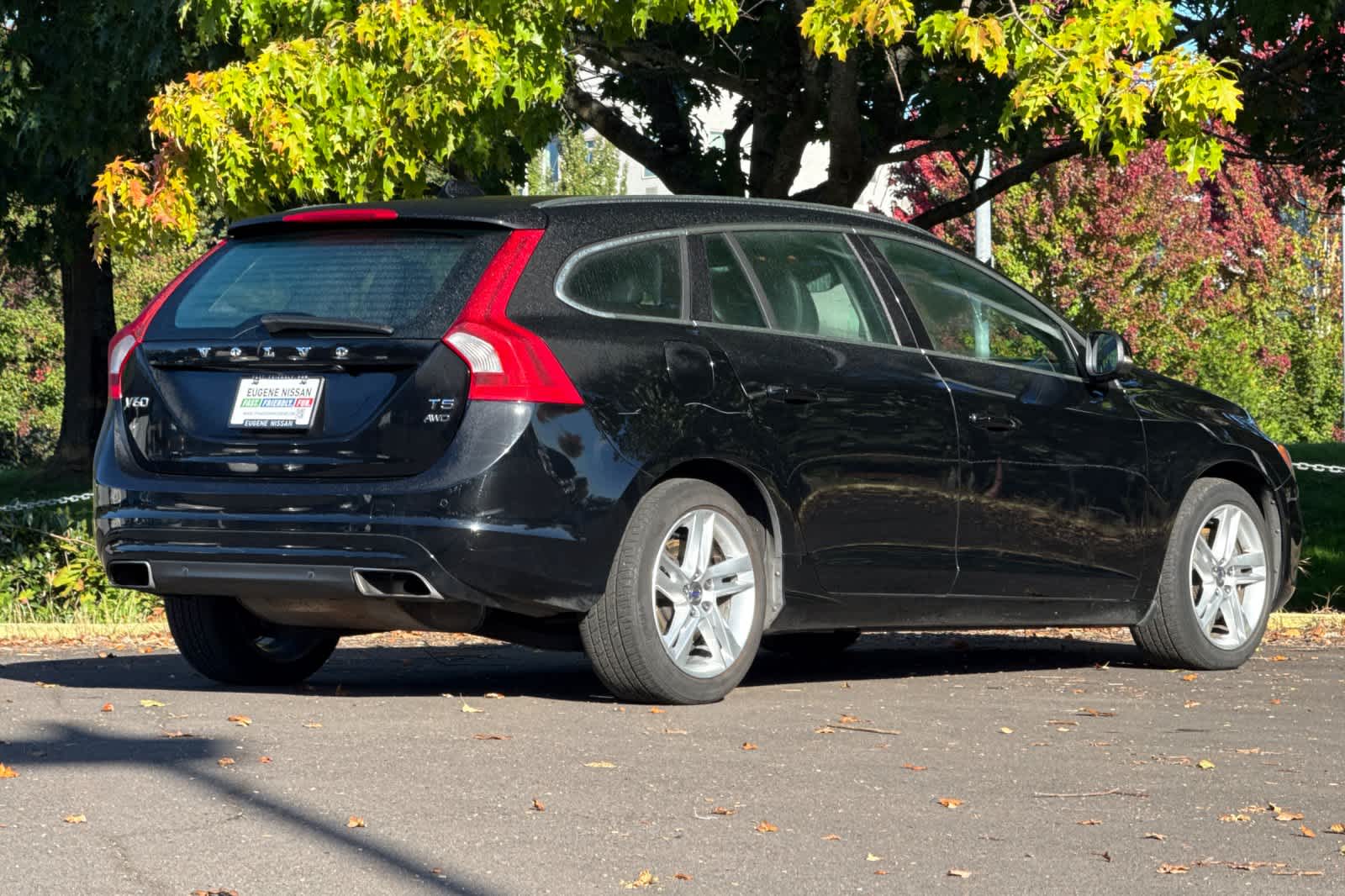 Used 2015 Volvo V60 Premier with VIN YV1612SK5F1268346 for sale in Eugene, OR