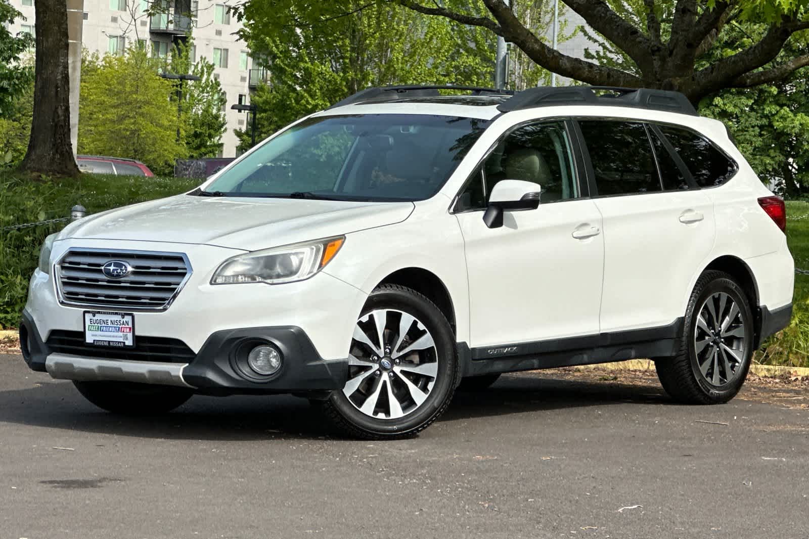2016 Subaru Outback 2.5i Limited -
                  Eugene, OR