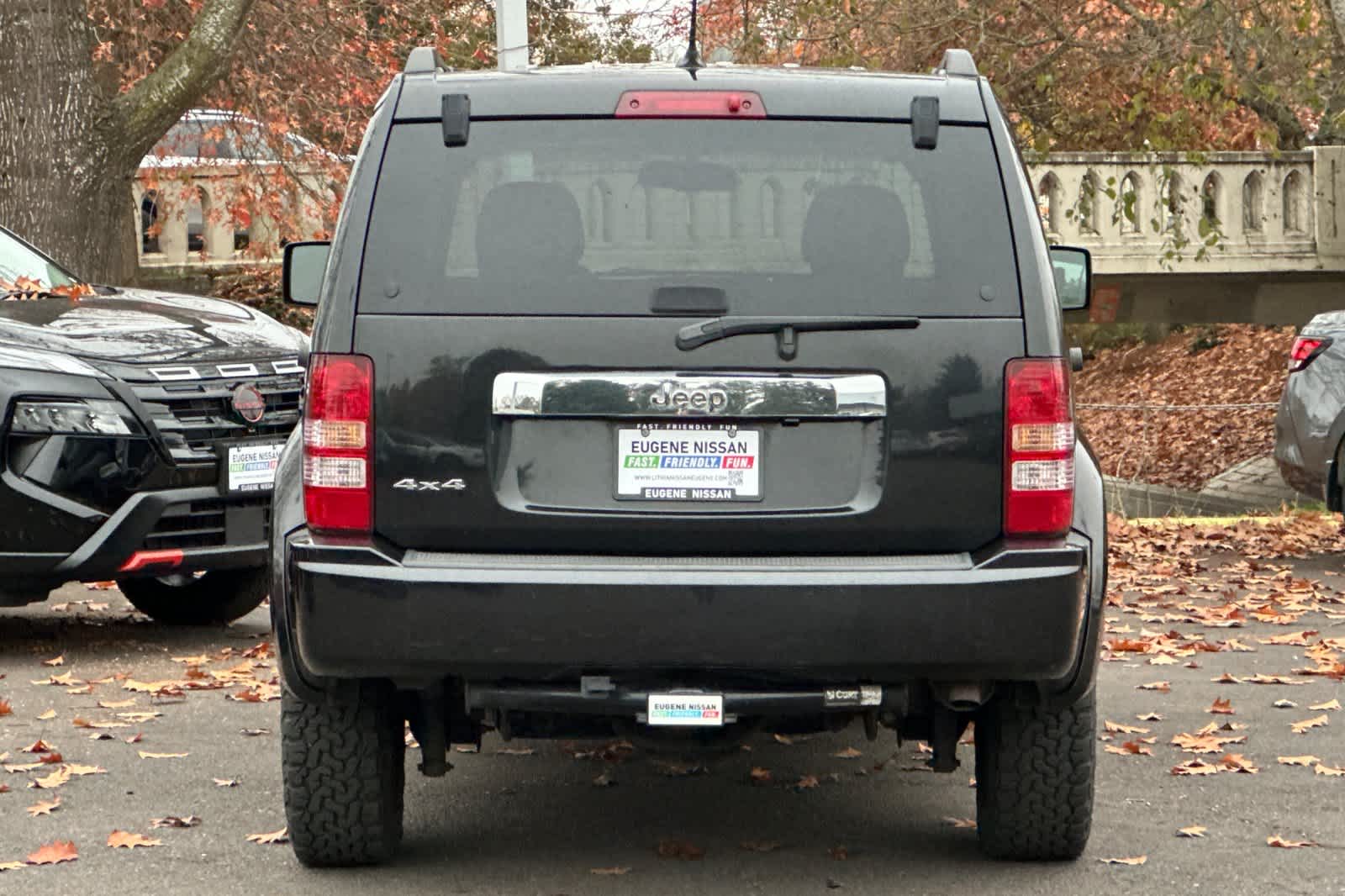 Thumbnail: 2012 Jeep Liberty - 7