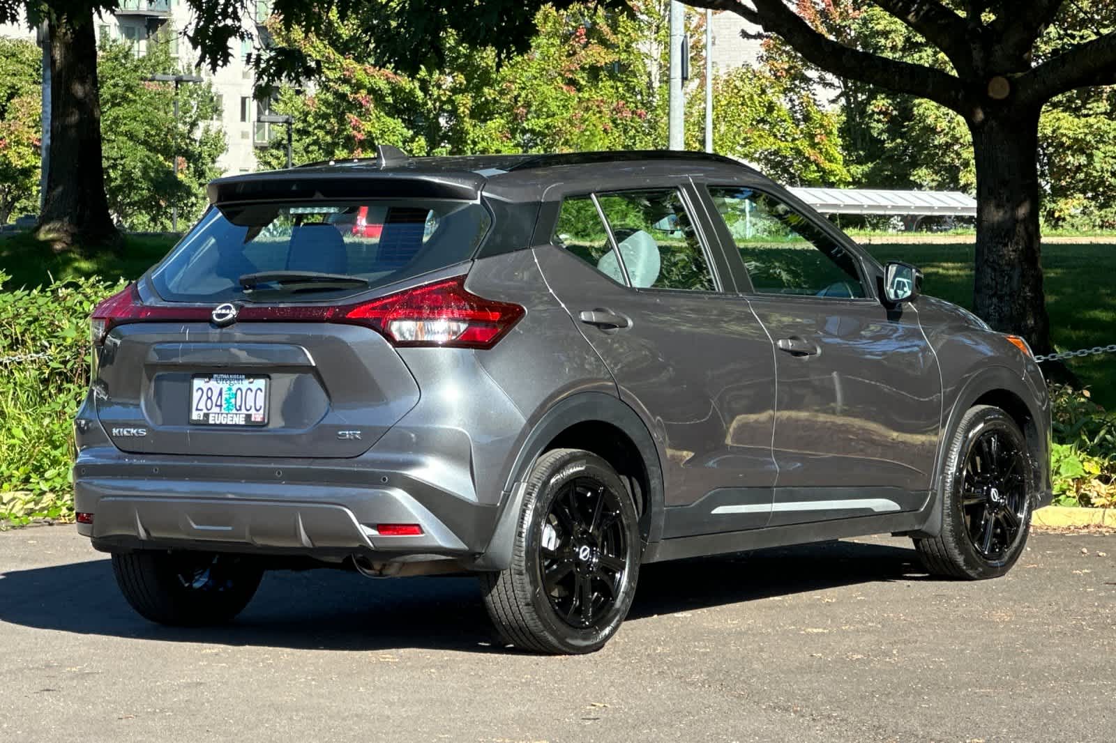 2024 Nissan Kicks SR photo 2