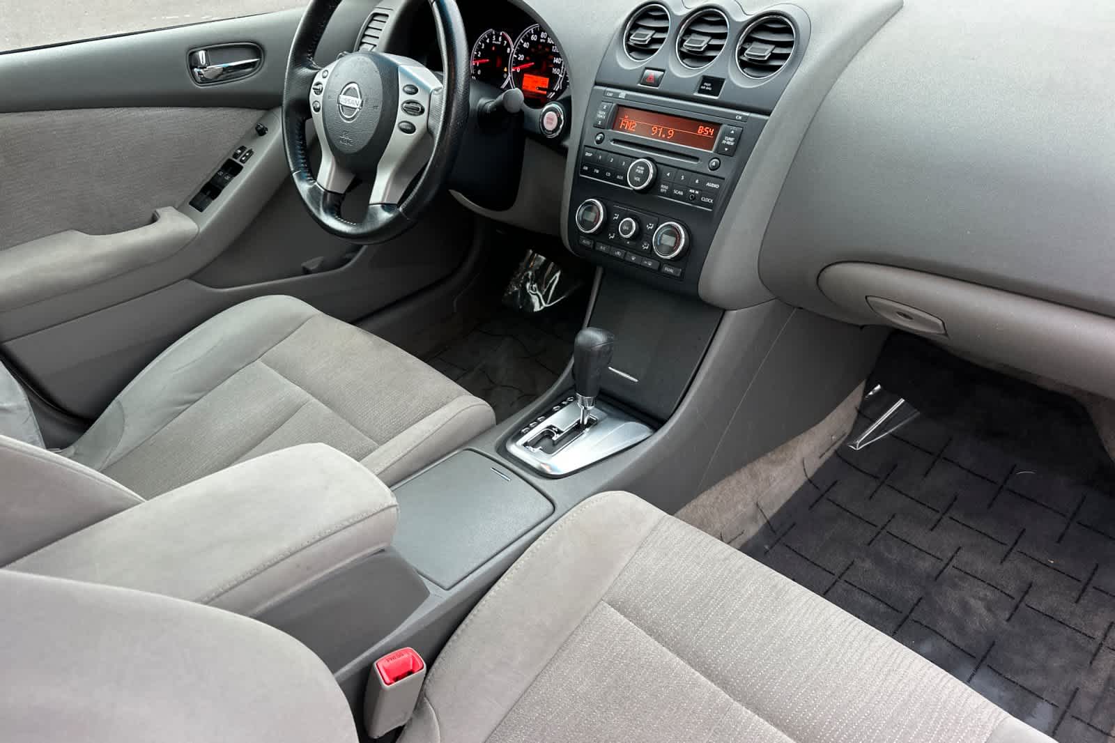 Thumbnail: 2010 Nissan Altima - 15