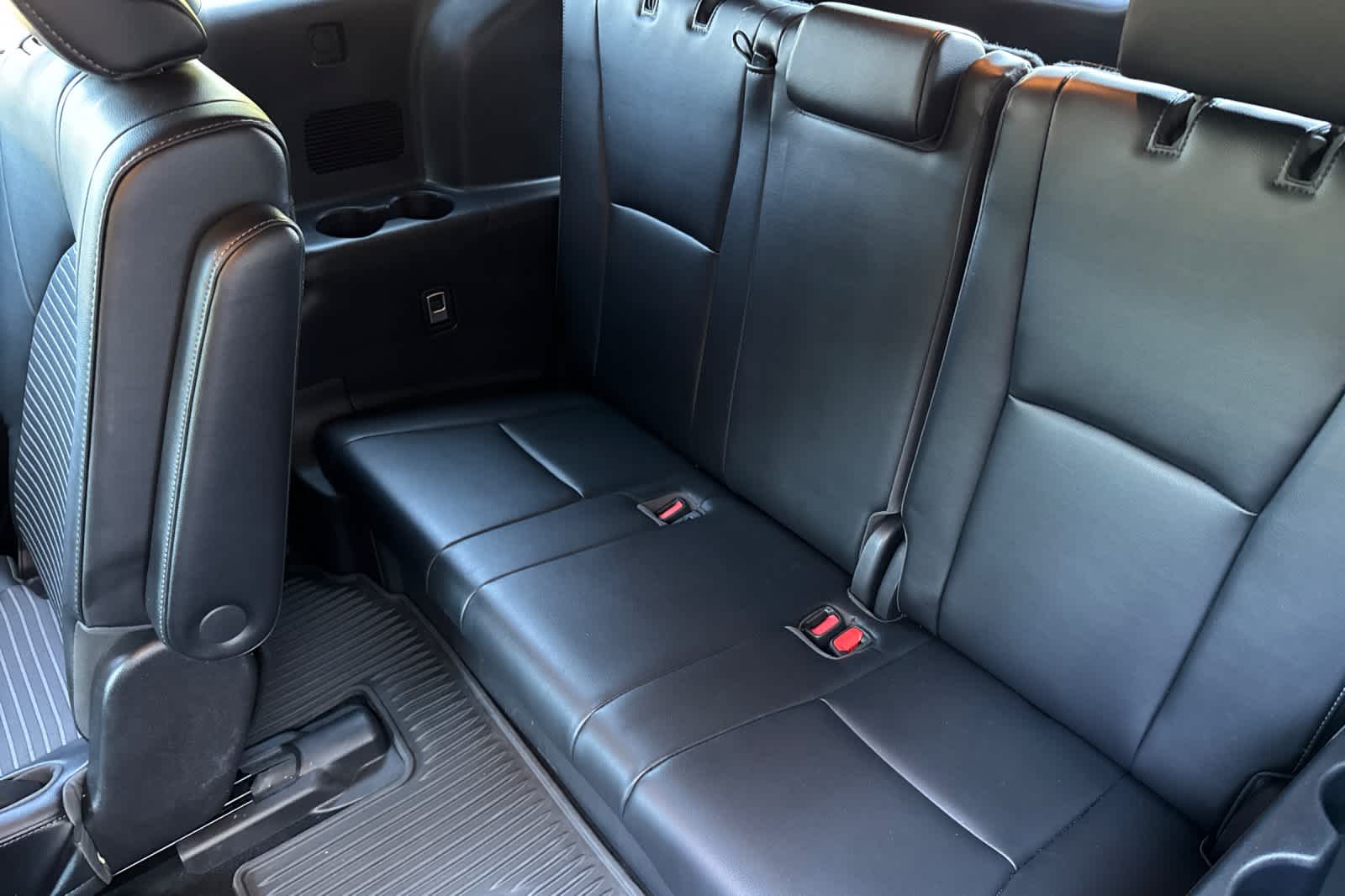 Thumbnail: 2022 Toyota Highlander - 15