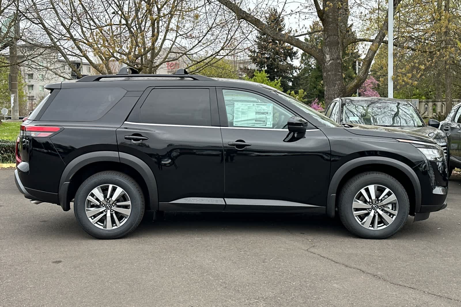 Thumbnail: 2026 Nissan Pathfinder - 8