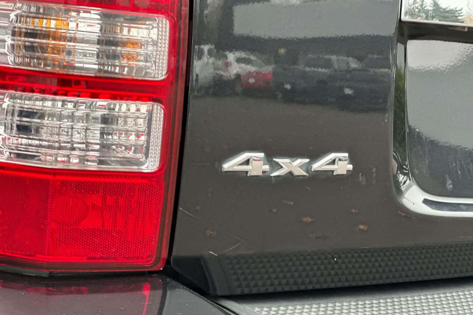 Thumbnail: 2012 Jeep Liberty - 25