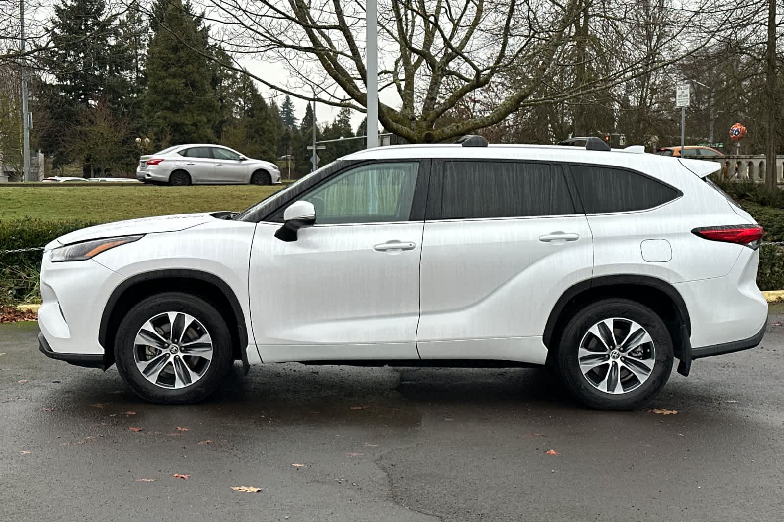 Thumbnail: 2023 Toyota Highlander - 5