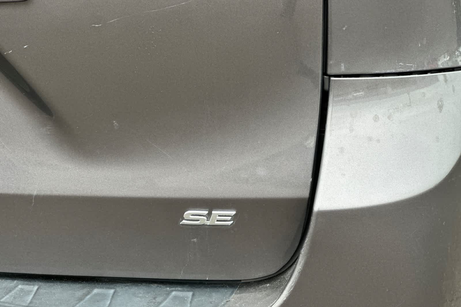 Thumbnail: 2015 Toyota Sienna - 29