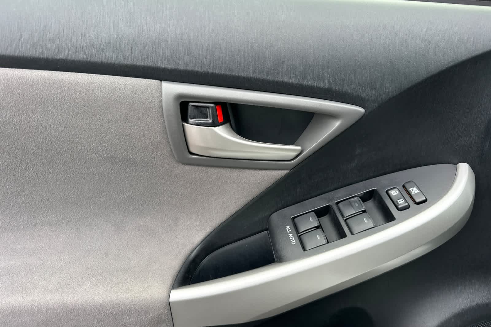 Thumbnail: 2015 Toyota Prius - 12